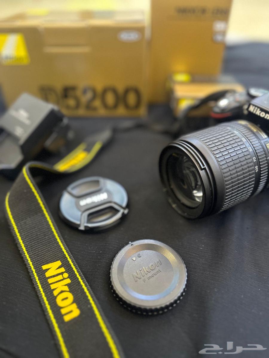 كاميرا Nikon D5200 مع عدسة بكرتونها وكامل اغراضها63083044260099113