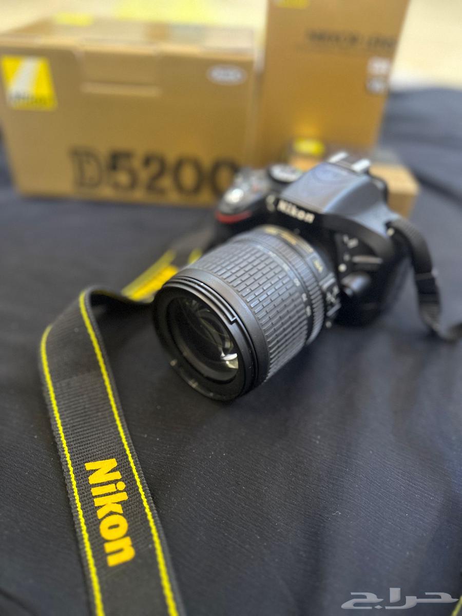 كاميرا Nikon D5200 مع عدسة بكرتونها وكامل اغراضها63083044260099111