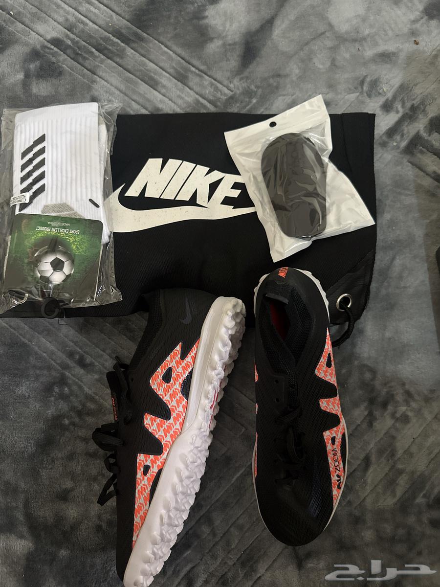 Football shoe with its accessories63082263566595112