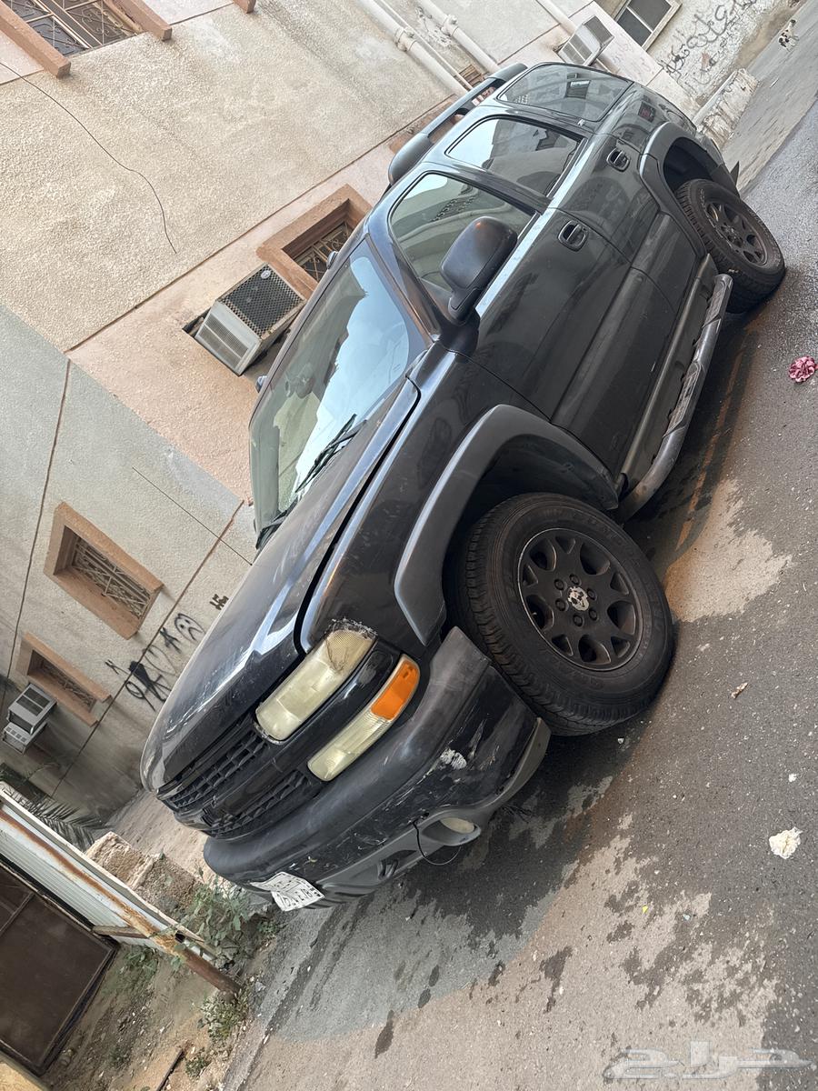 GMC Tahoe fresh on the lot, available with automatic transmission63122917892866111