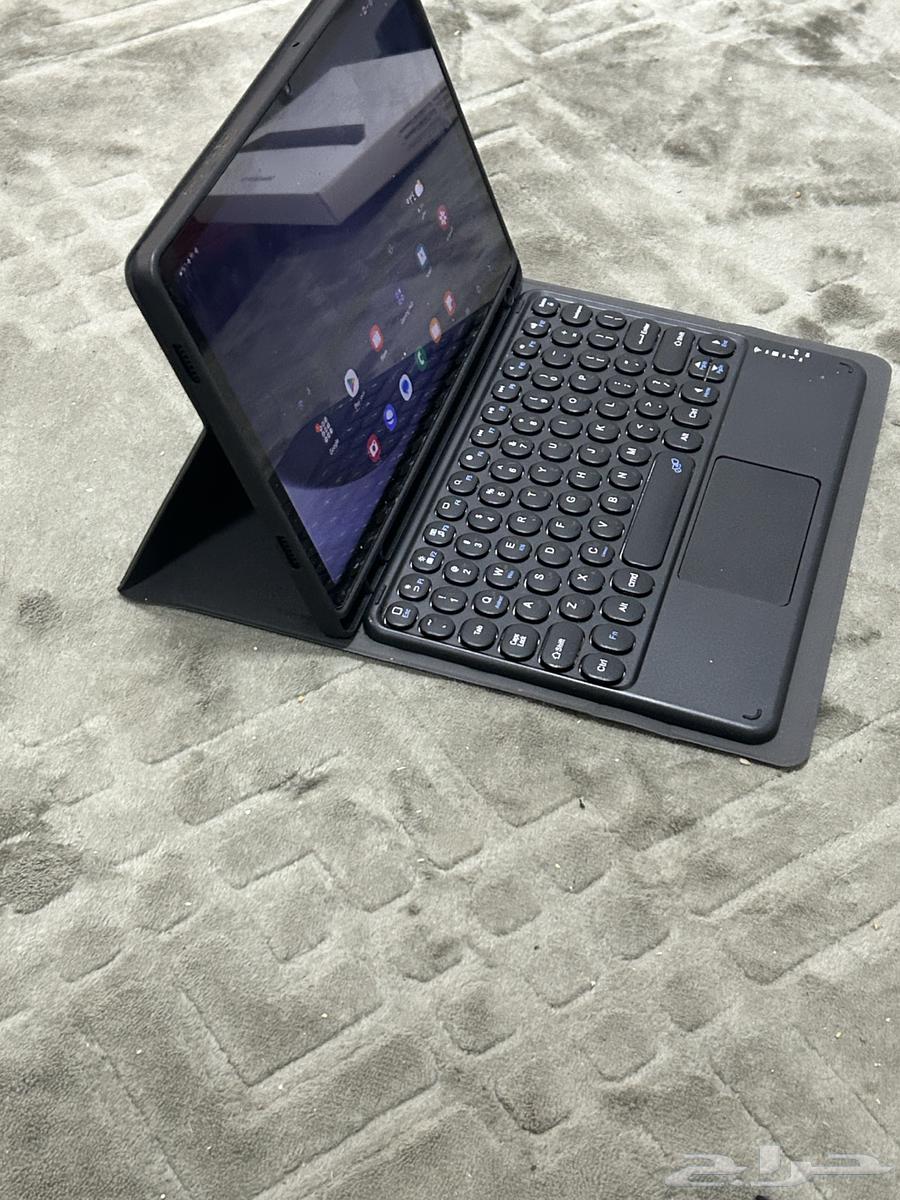 Galaxy A9 tablet, almost new, used for only 3 months and a half630830686693131117