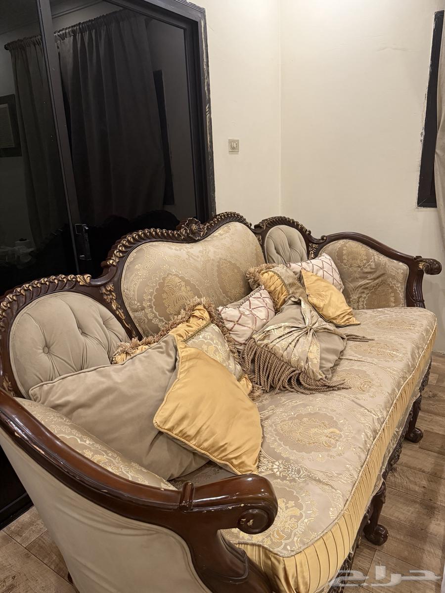كنب مستعمل مع طاولة63081455489793111