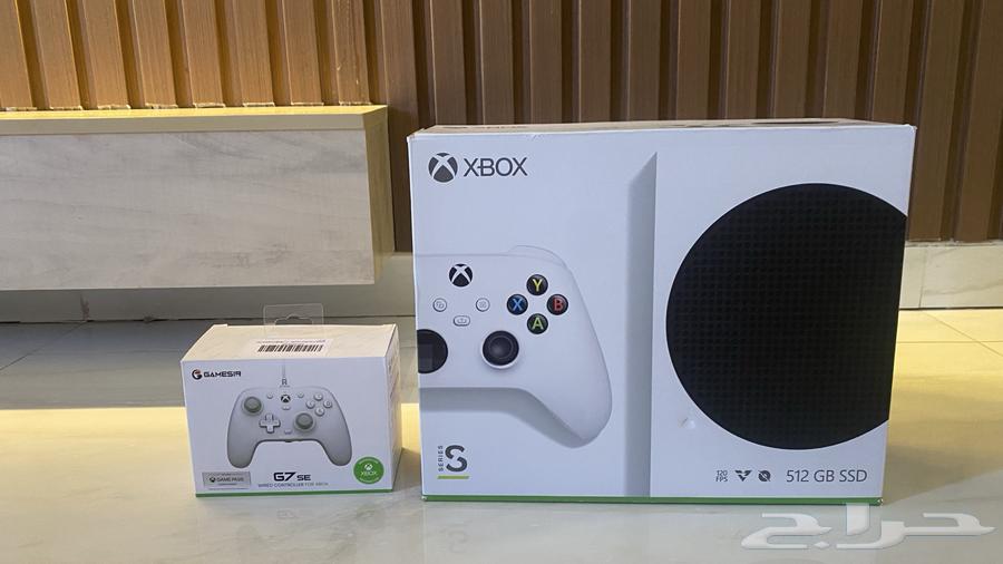 Xbox Series S used for 3 months, selling because I need money 1100631254814174731122