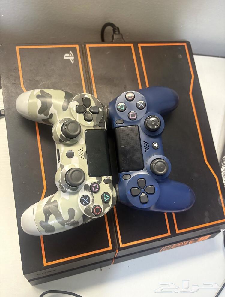 Sony 4 with two hands at 60063083889111681112