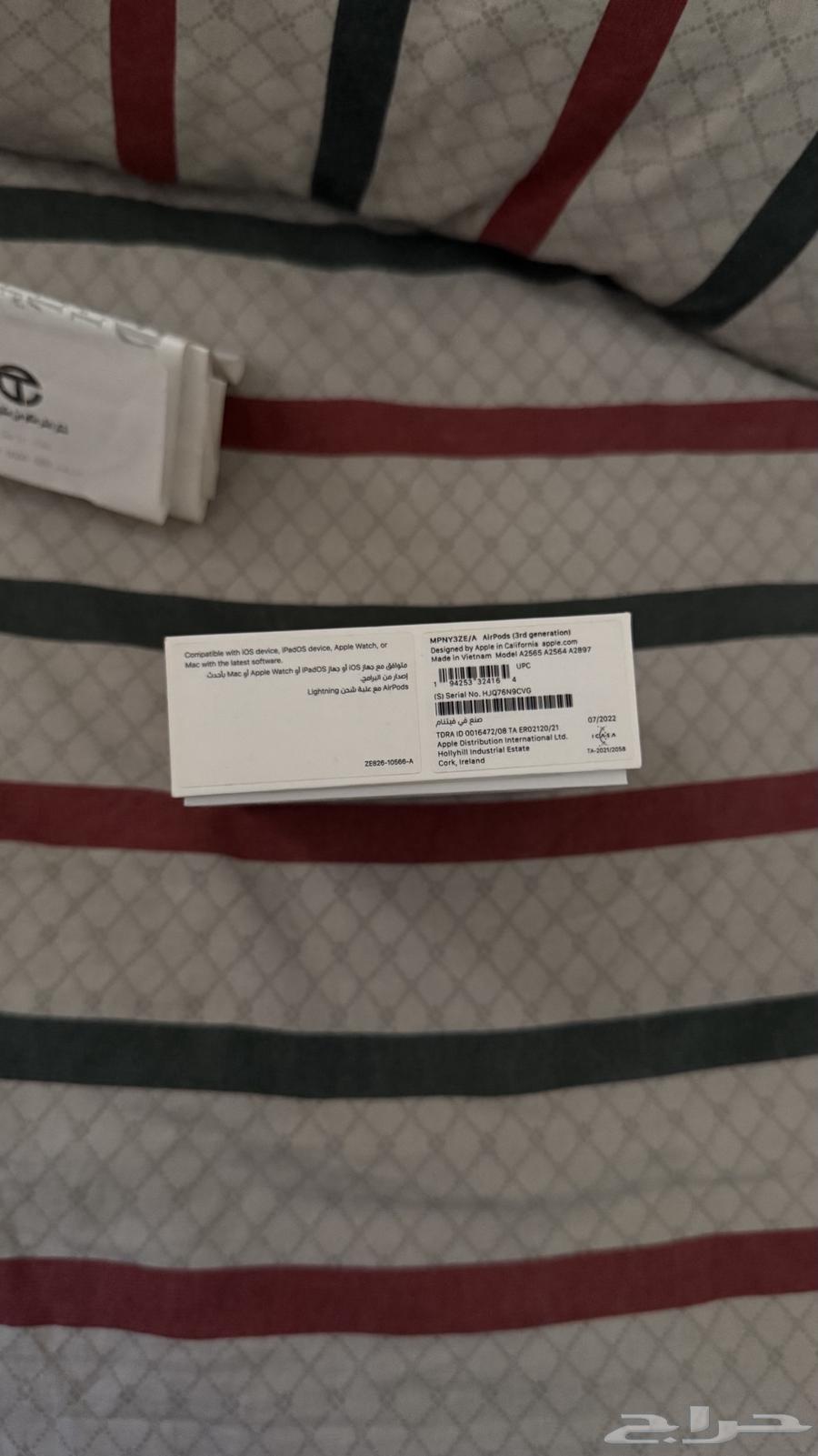 ايربودز الجيل الثالث اصليه من جرير و معها فاتورتها63079399326850111