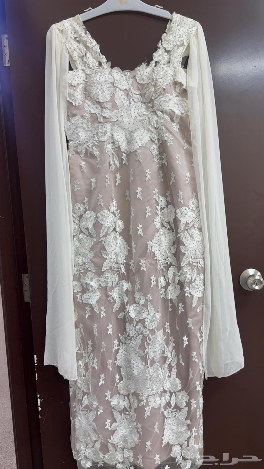 فستان جديد لبسه واحده مقاس L إلى Xl630793834656031128