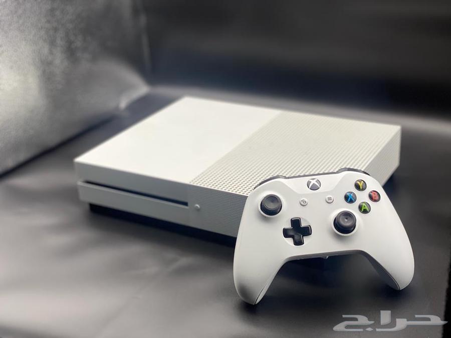 Xbox One S with all its accessories63080648068353111