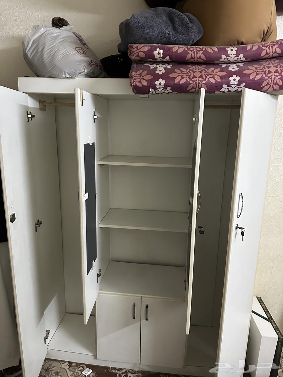 Wardrobe and TV table with drawers63080626567810112