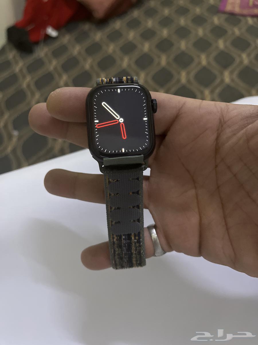 Watch with charger63080218968579110