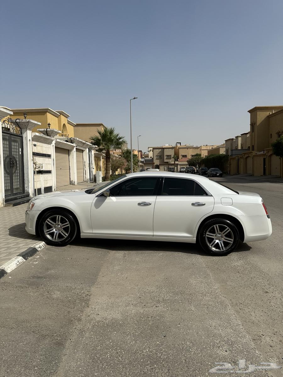 للبيع كرايسلر 2014 نظيفة جدا ممشى 180k - مستخدم أول631195448552981114