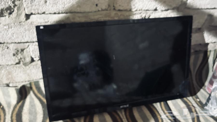Two 28-inch screens for sale63081471514499111