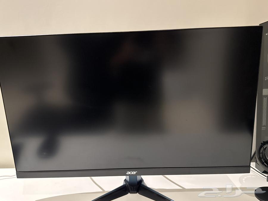 New PC with me for two months along with a keyboard, screen, mouse and microphone.63078142980482111