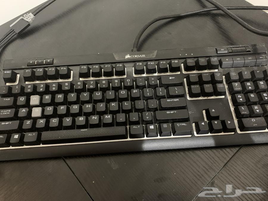 Corsair keyboard, very little used630793738562571124