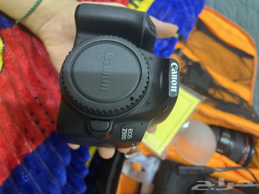 Canon d250 camera with 70-200mm lens version 263080611468290116