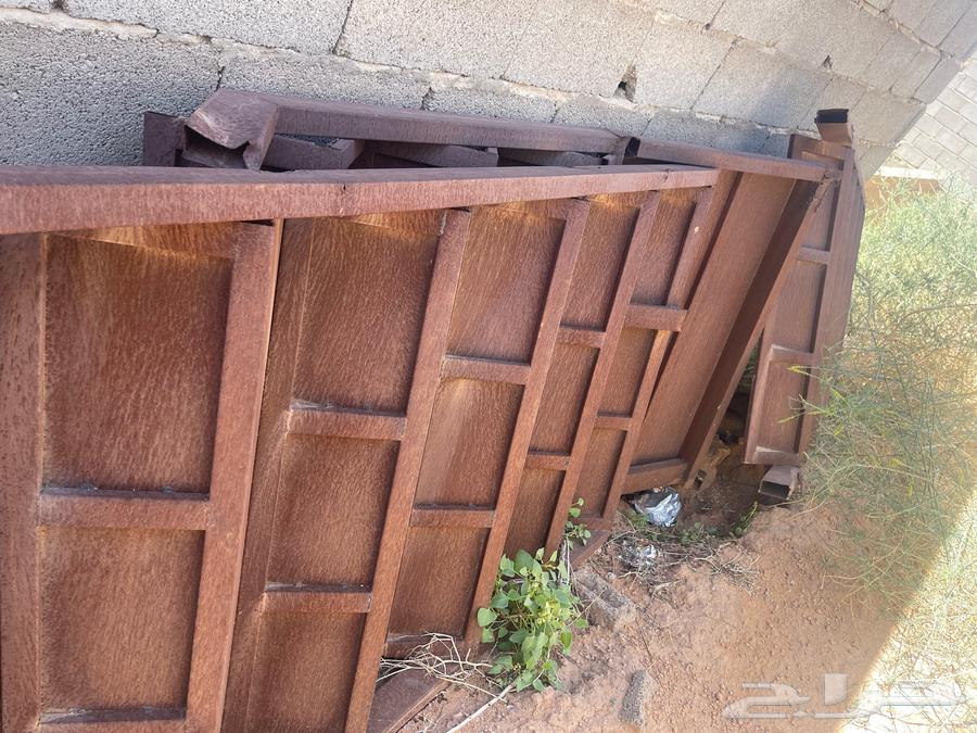 Iron and wood for sale630797574650911110
