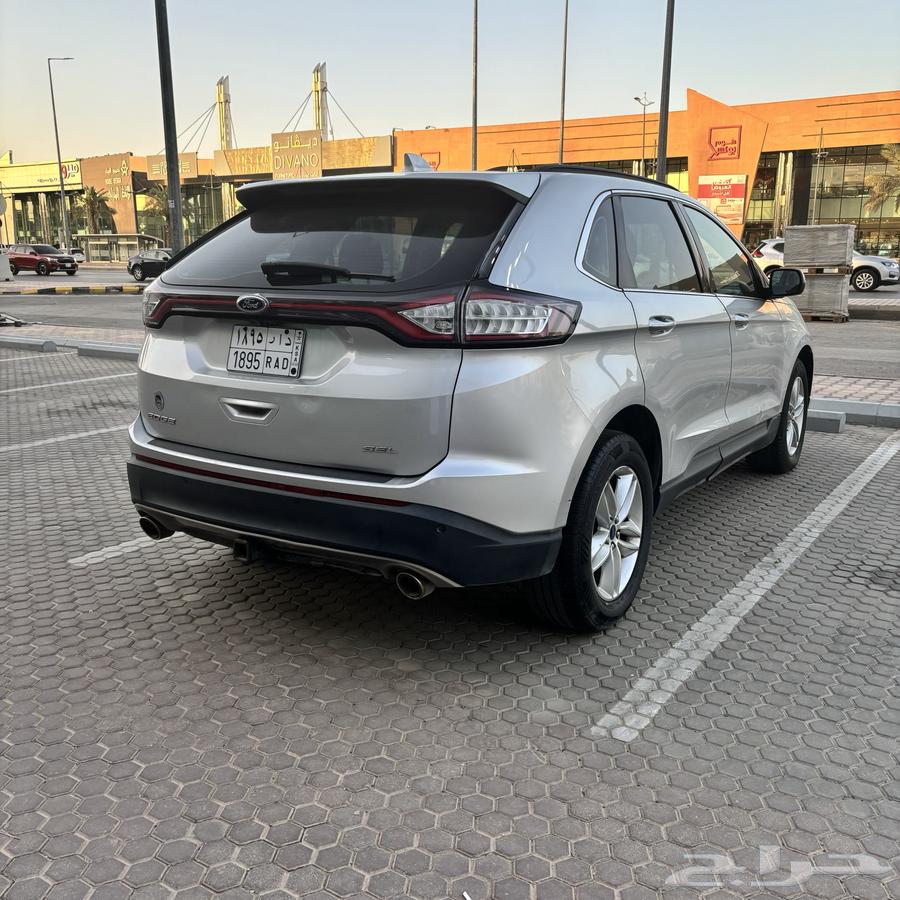 The Ford Edge 2016 has been sold.63117608177922112