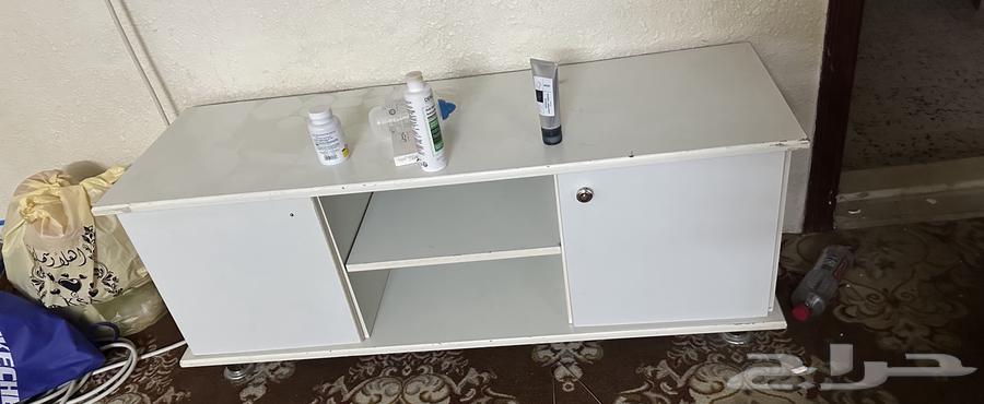 Wardrobe and TV table with drawers63080626567810111
