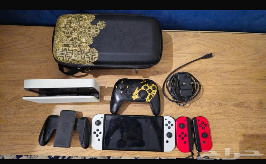 Nintendo Switch OLED device with an account that has games63078977282050118
