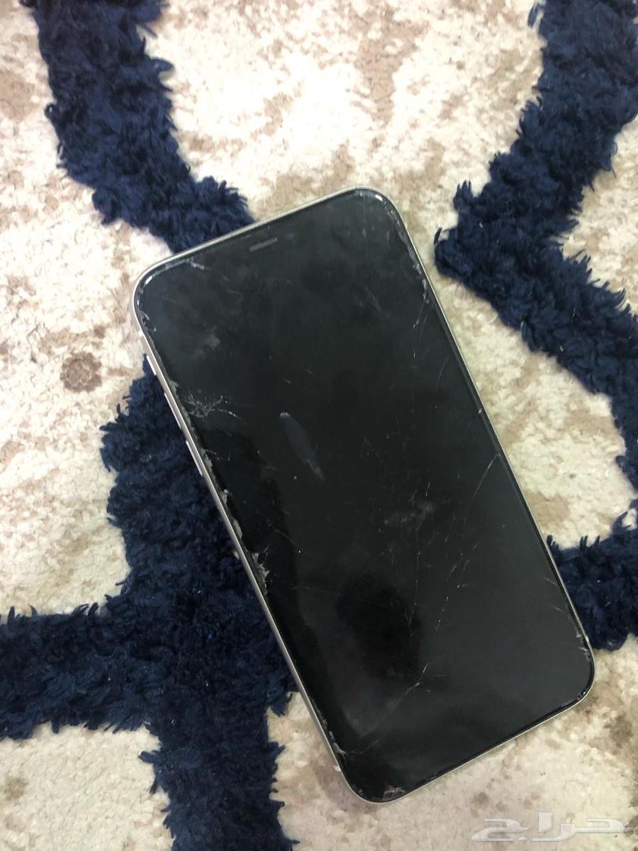 New iPhone 11, never used anything but the screen is broken, 128 GB63080637292547114