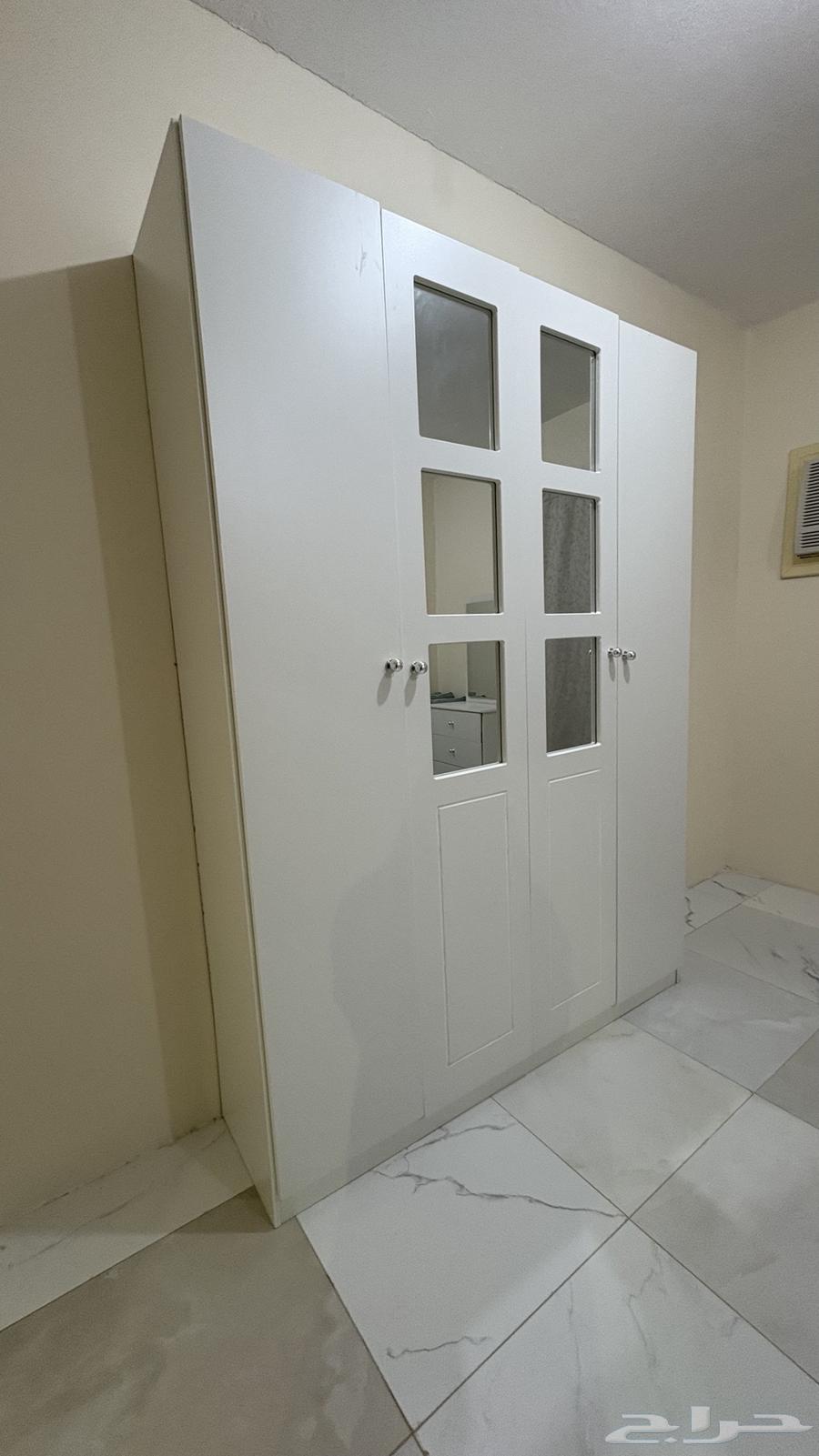 Room and air conditioner63076162534659113