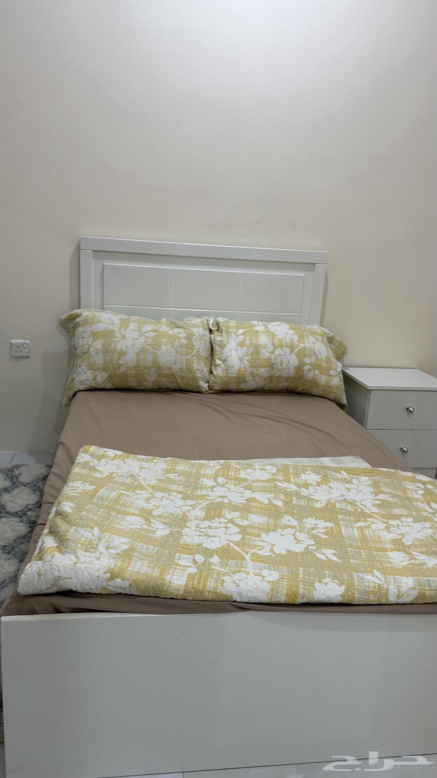 Room and air conditioner63076162534659112