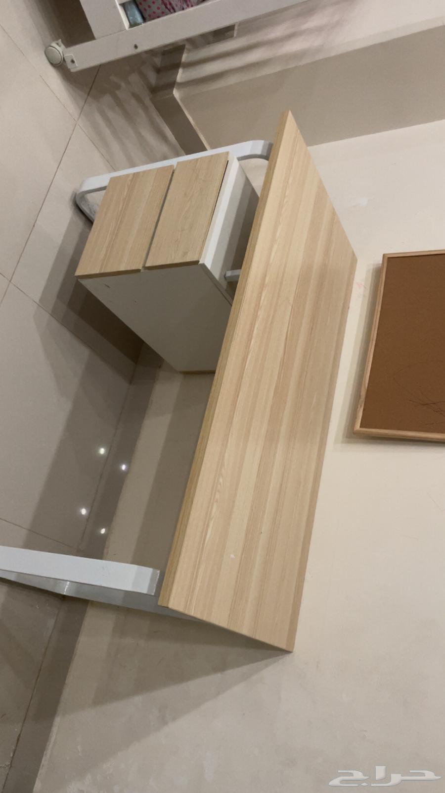 Wooden table63077743622401112