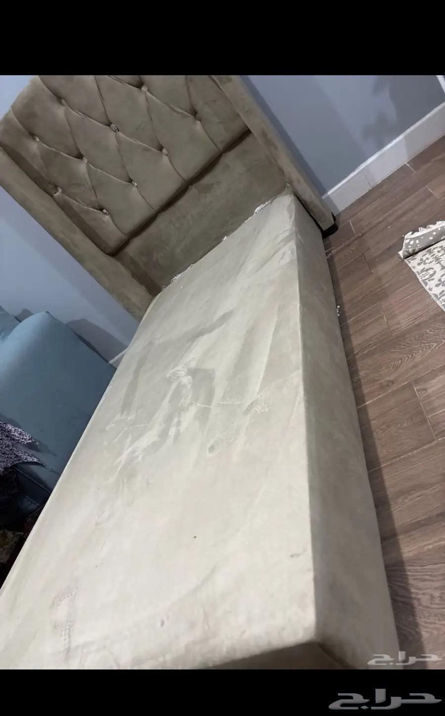 سرير63078183887107113