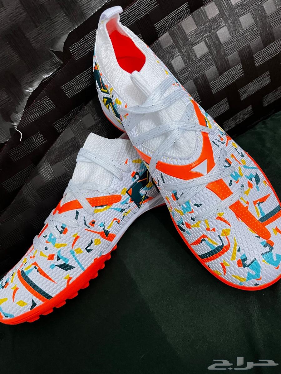 Football shoes63075792076418112