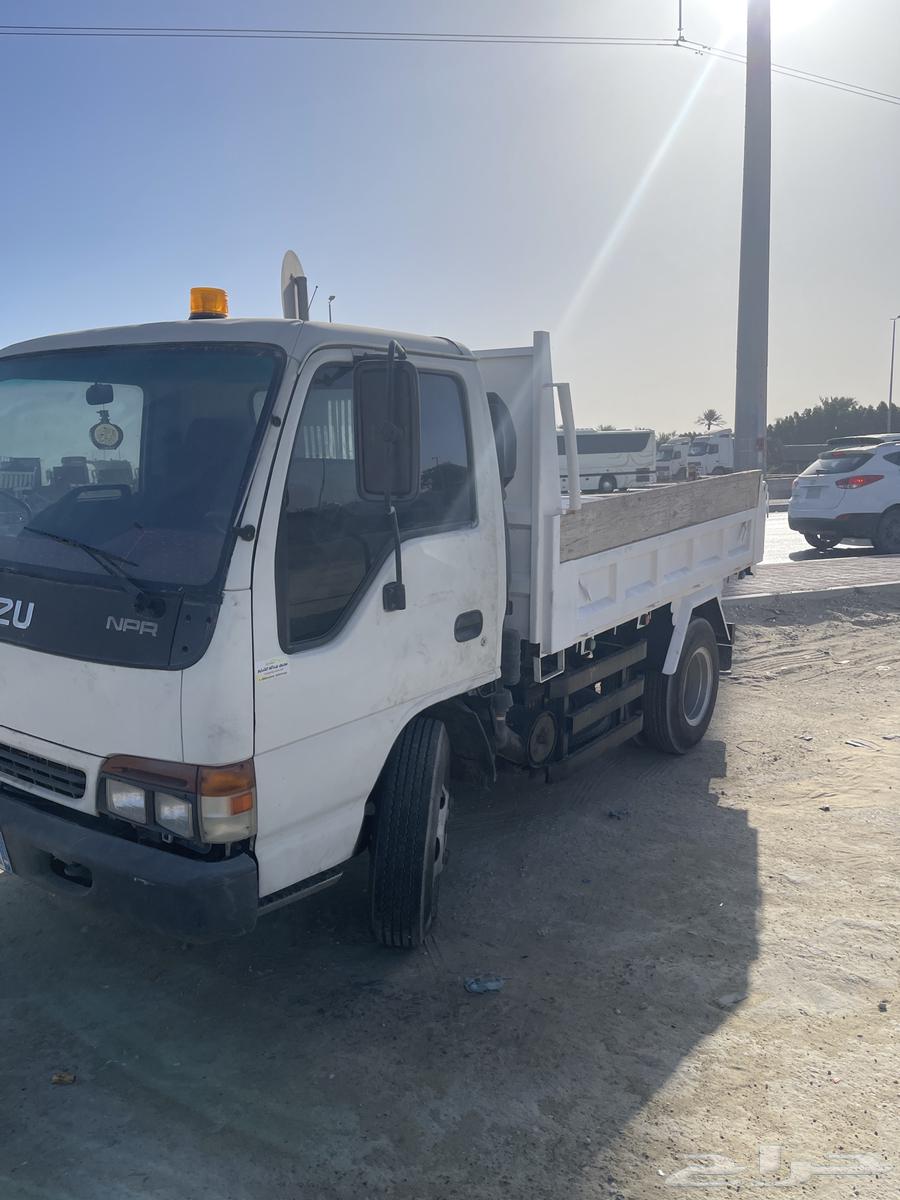 للبيع دينا قلاب ايسوزو موديل 2002 نظيف ممشى 48900063077754024578111