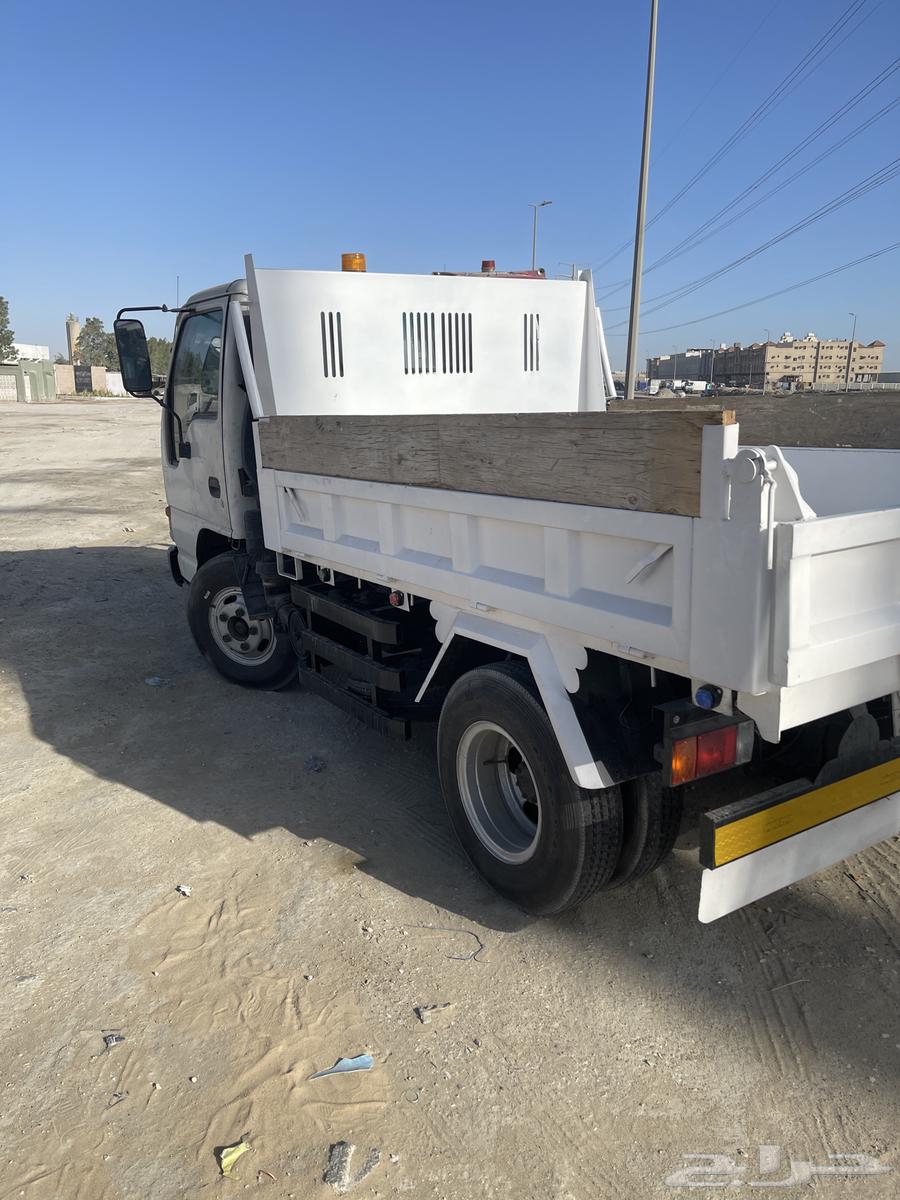 للبيع دينا قلاب ايسوزو موديل 2002 نظيف ممشى 48900063077754024578112
