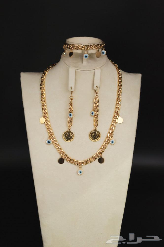 Selling alternatives to gold, zircon and diamond630761678036491114