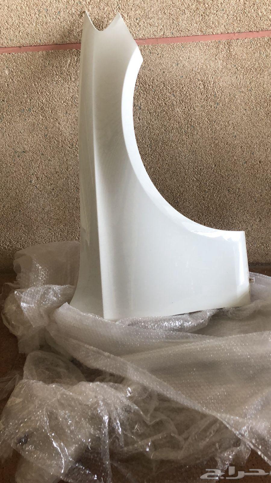 Right side passenger fender and doors, white spare parts agency63117284846467112