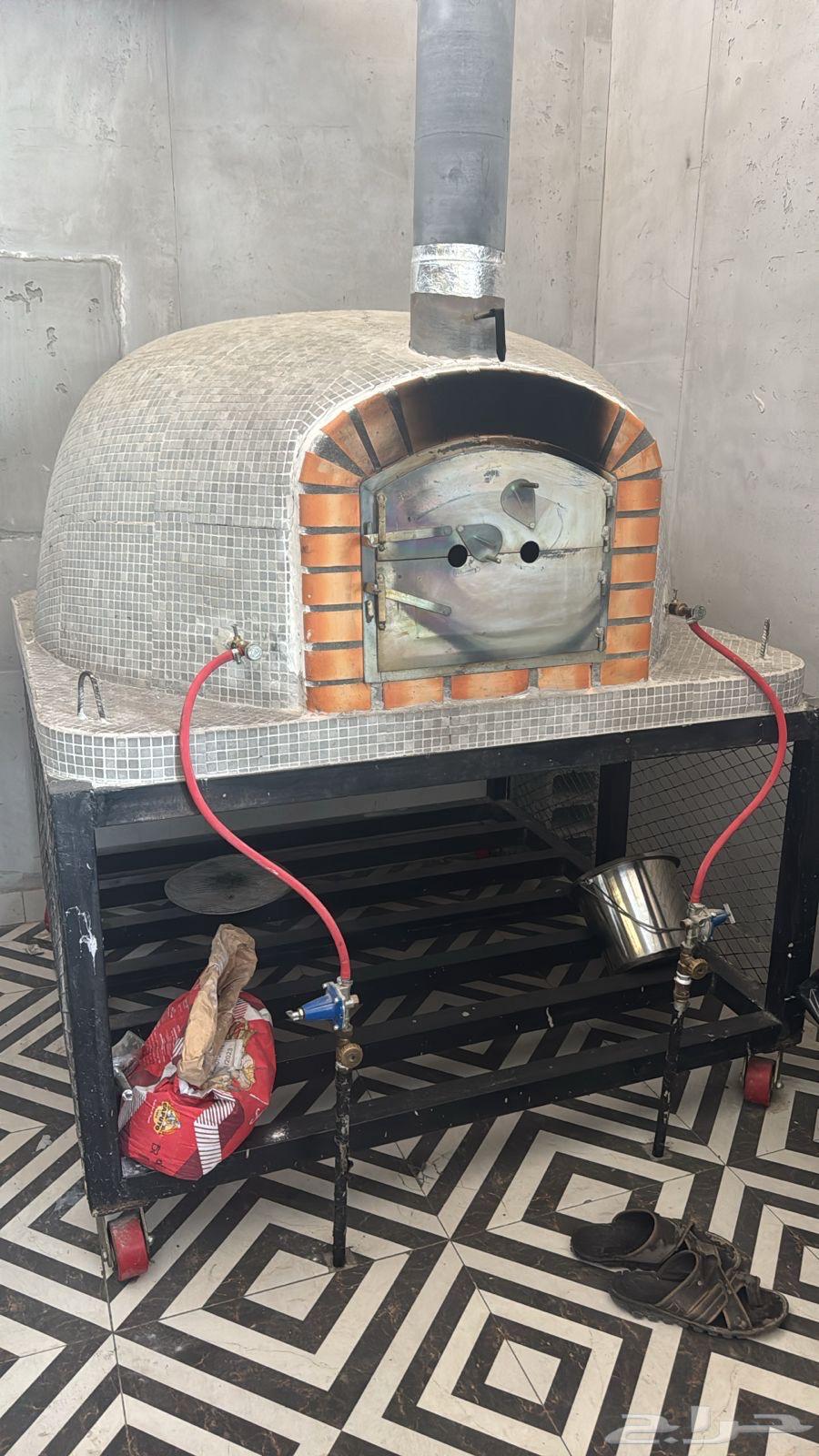 Napoli pizza oven, Spanish manufacturing for 8000 riyals63012201329538111