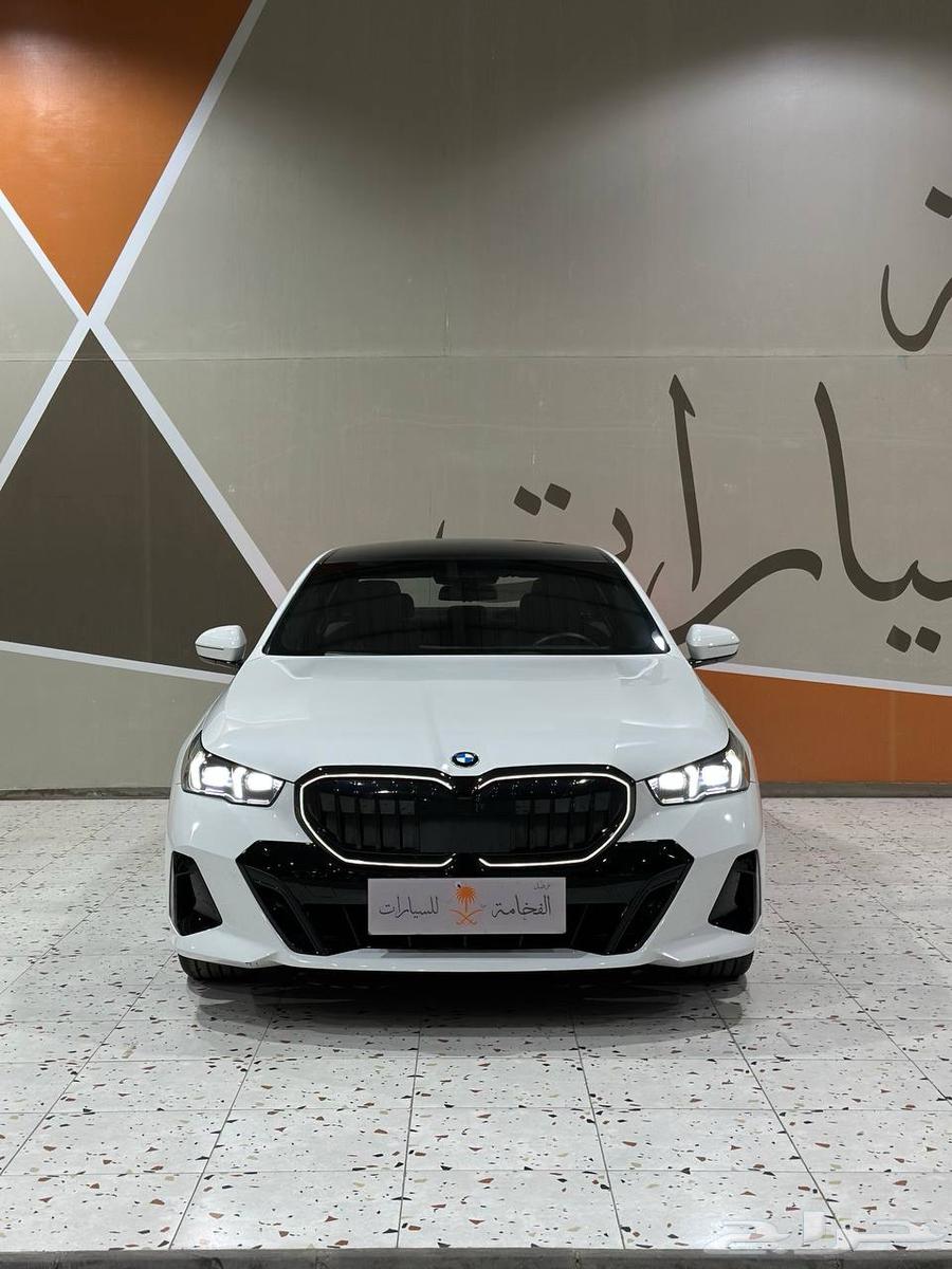 BMW 520i 2024 Black Edition. Experience the luxury63115512320769112