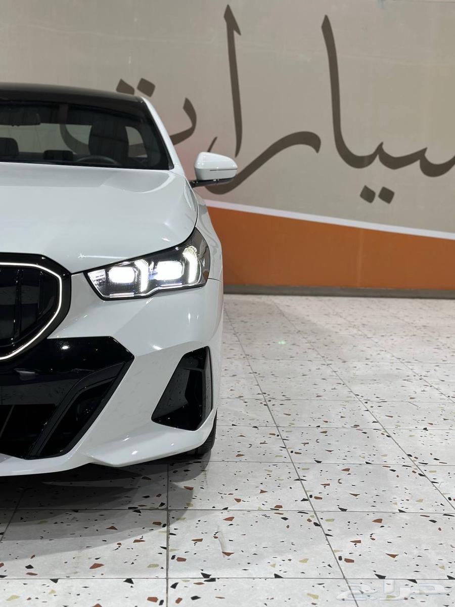 BMW 520i 2024 Black Edition. Experience the luxury63115512320769114