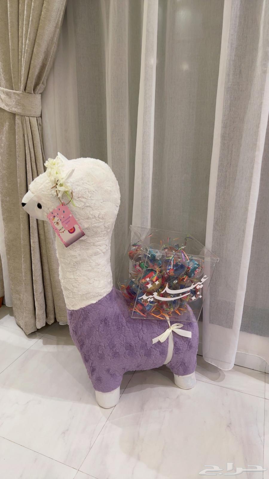 Strong wooden statue for sale, suitable for children's rooms, parties and holidays63073340956675118