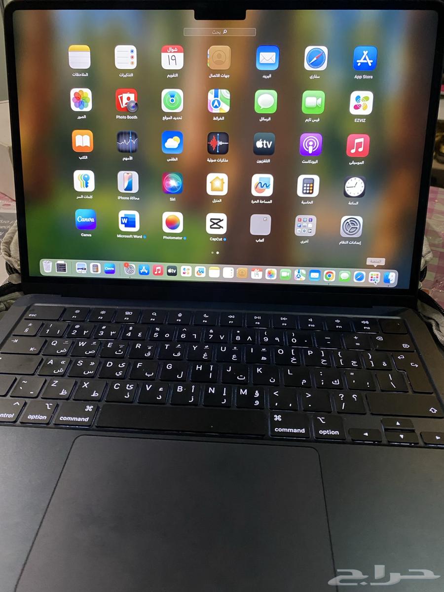Laptop63074980961922113