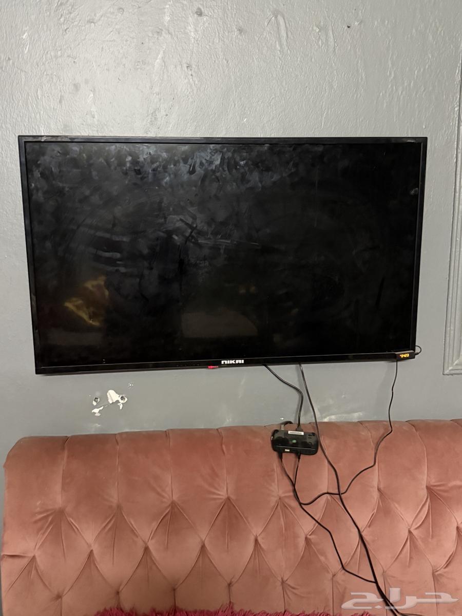 42 or 43 inch TV, clean screen, service that wants to contact me630773757235211127