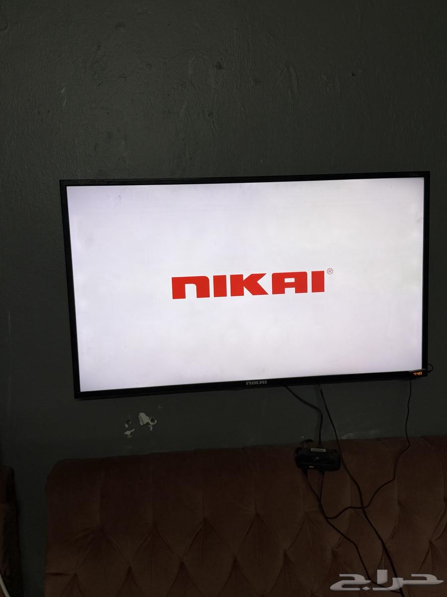 42 or 43 inch TV, clean screen, service that wants to contact me63077375723521112