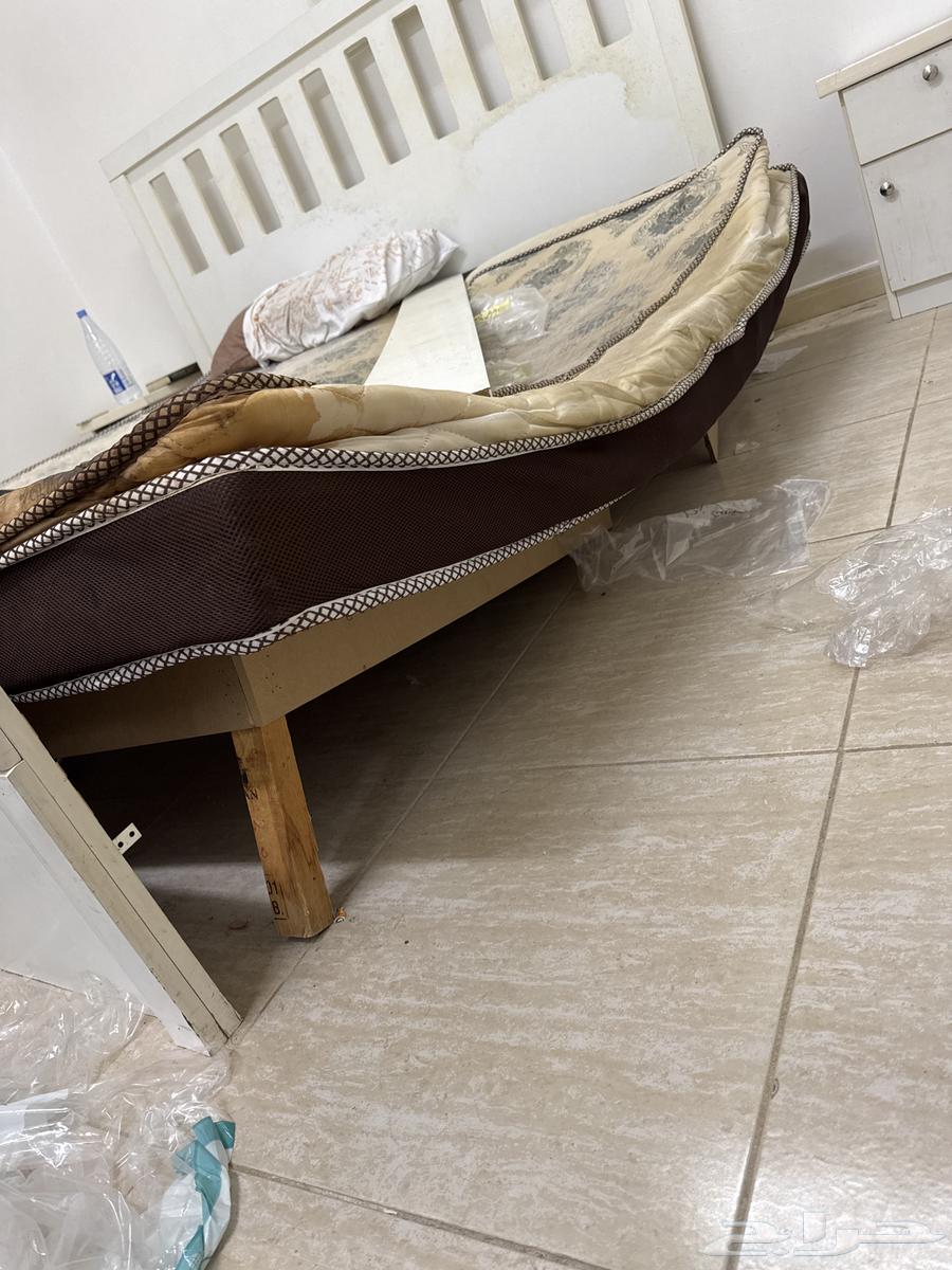 Bedroom and washing machine and surface gas63073790349186114