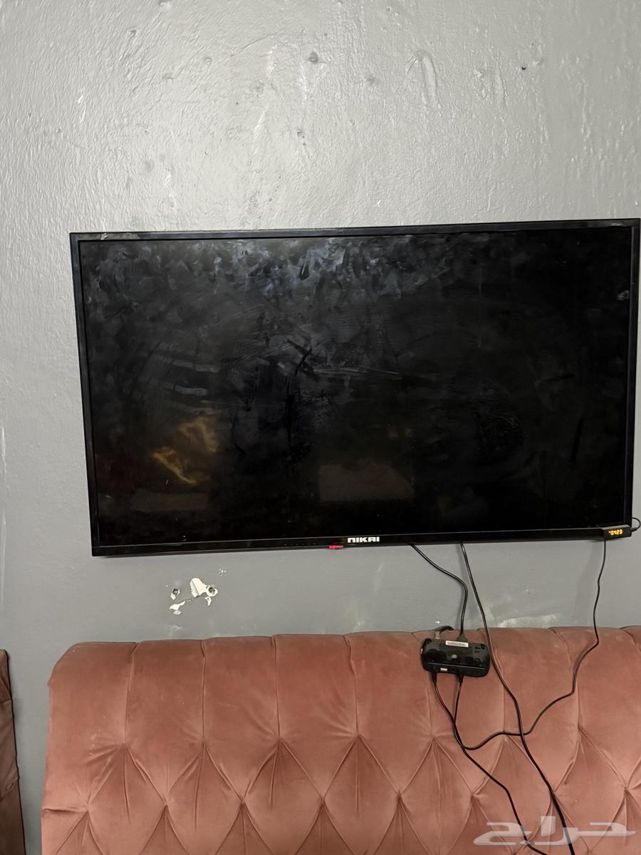 42 or 43 inch TV, clean screen, service that wants to contact me63077375723521111