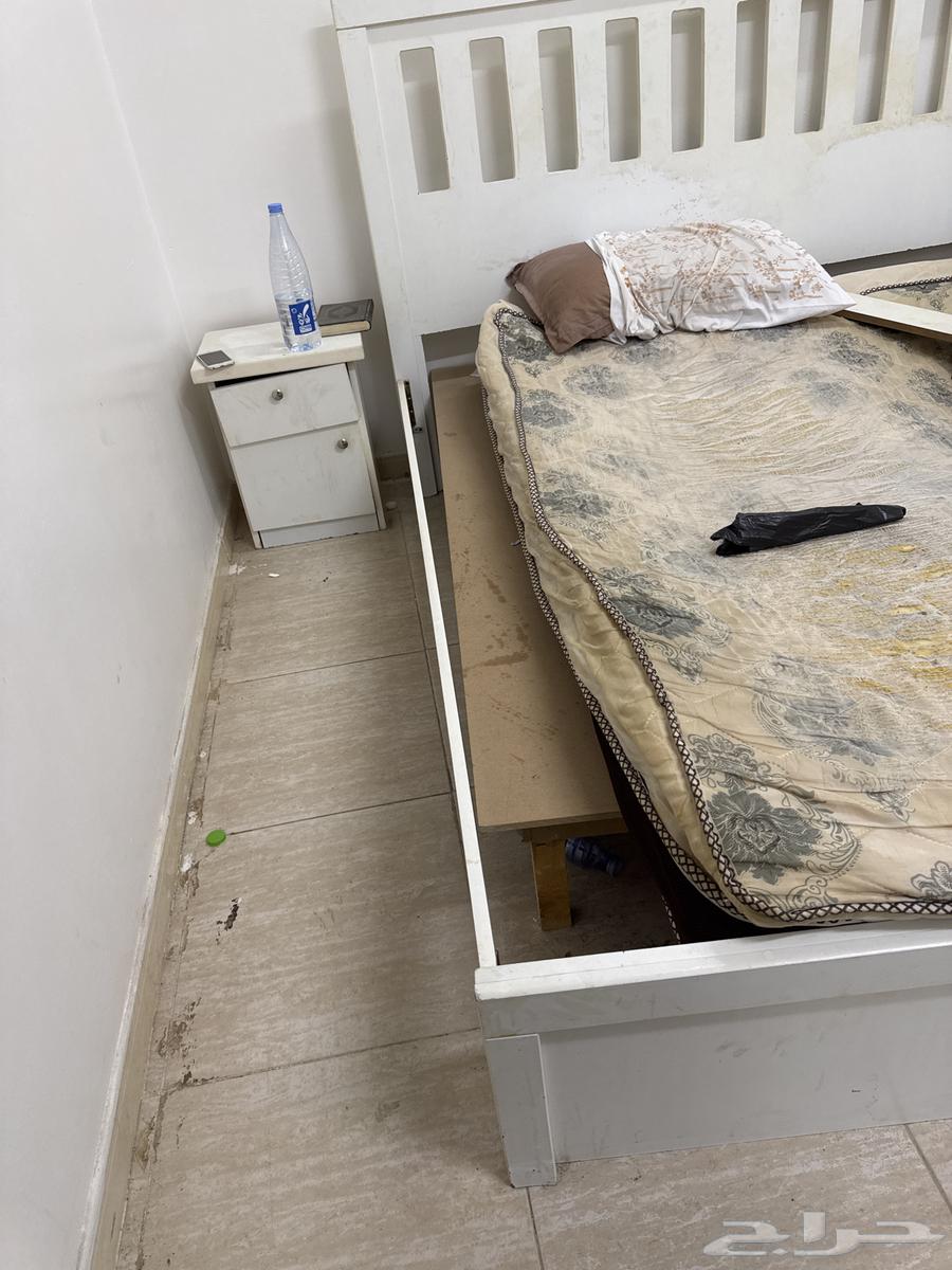 Bedroom and washing machine and surface gas63073790349186112