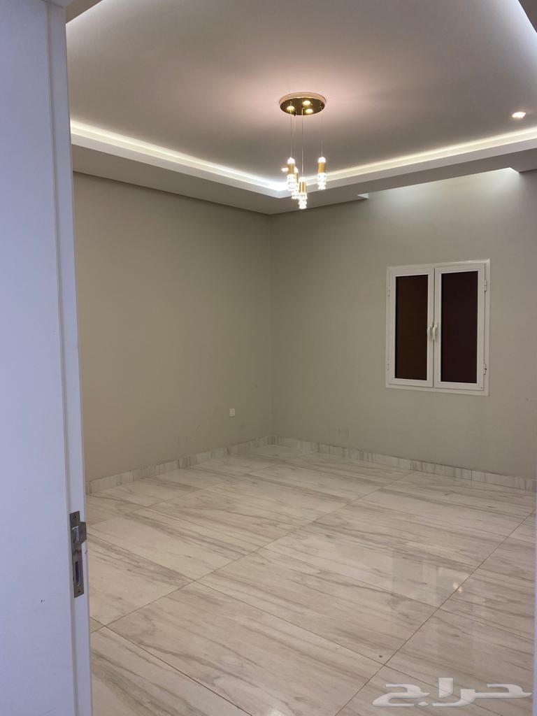 شقة دورين للإيجار السنوي مع سطح مستقل - جدة - حي الياقوت62931700938754111