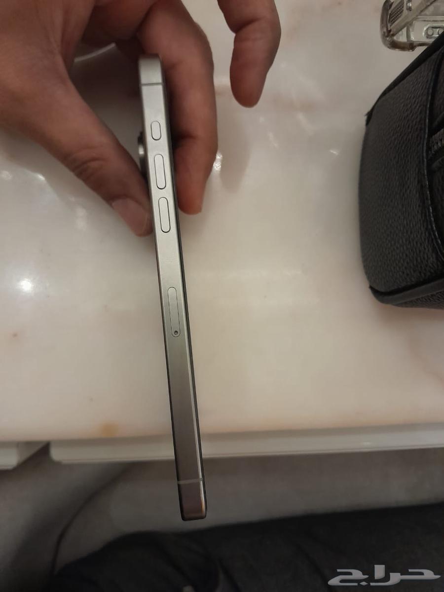 iPhone 15 Pro Max mobile phone with all its accessories, my brother's new one63074564276609111