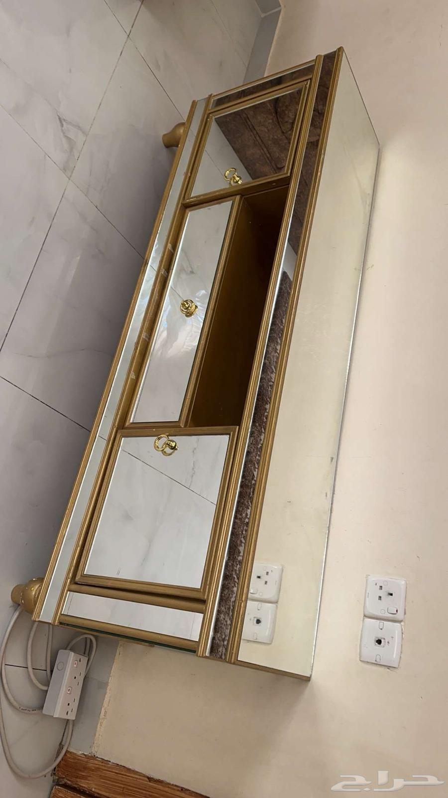 طاولات63072947705347112