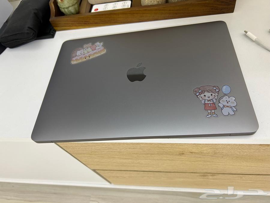 MacBook63071706793730112