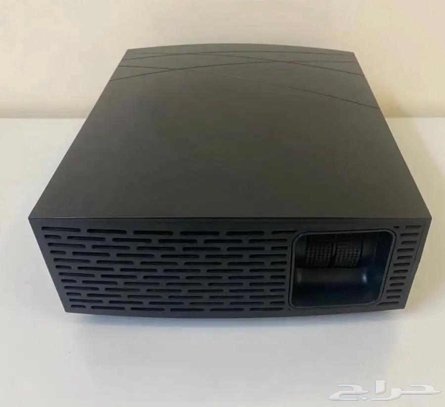 For sale, a projector device with a large white screen63070913129345111