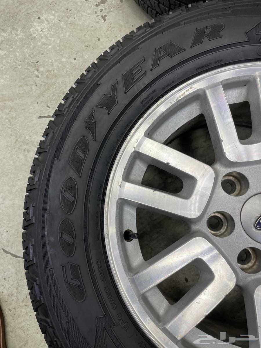 Ford Expedition 18-inch rims and original tires63233676586115113
