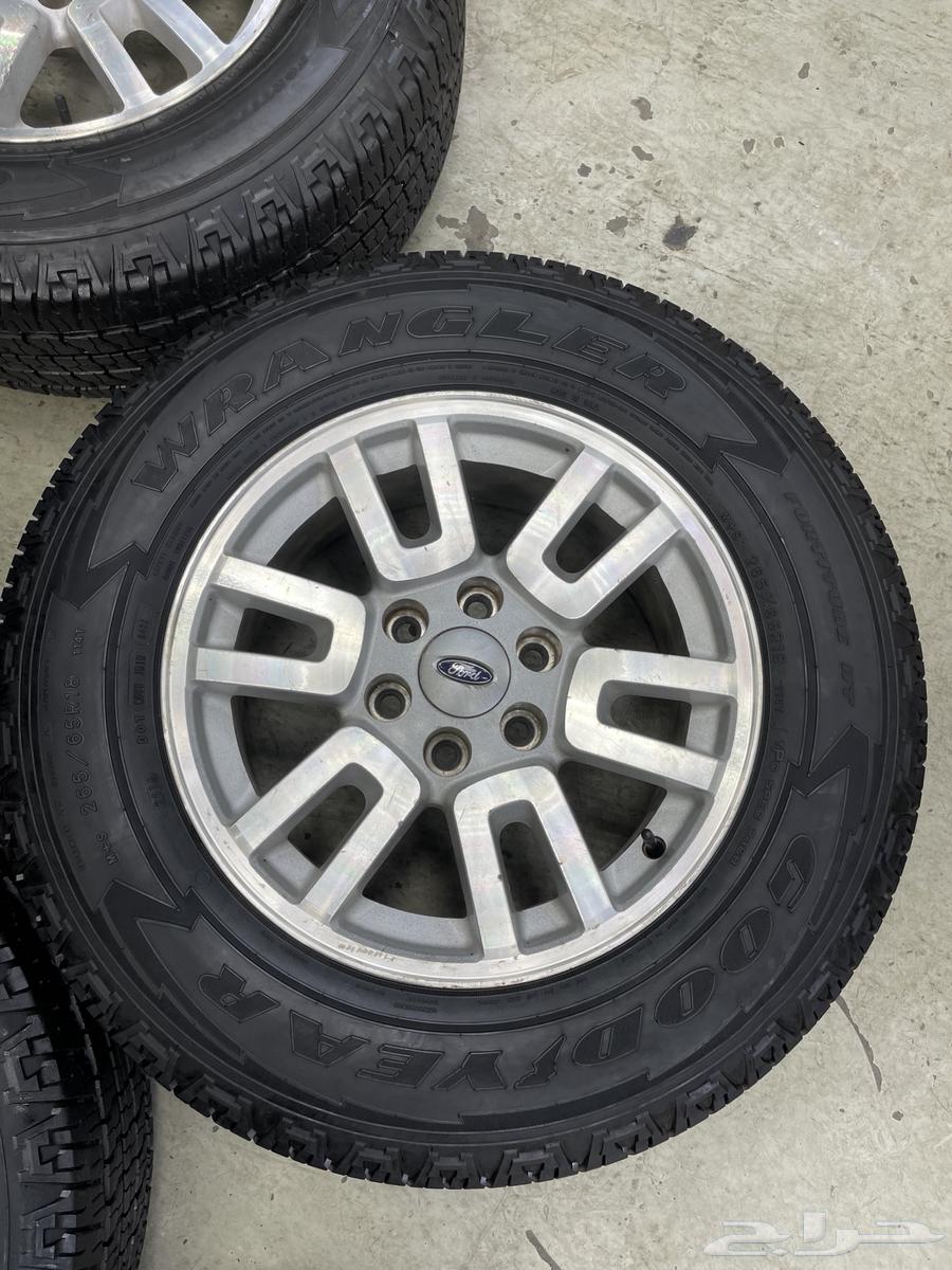Ford Expedition 18-inch rims and original tires632336765861151124