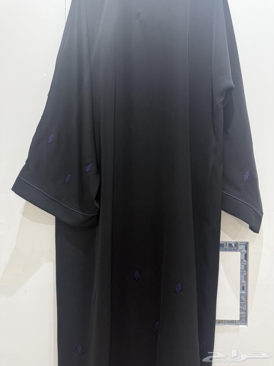 Shoulder cape with embroidered zipper63070508793602113